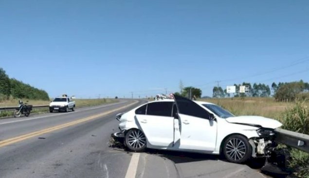 Colisão entre carro e caminhão deixa vítima fatal em Aracruz