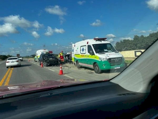 Cinco pessoas ficam feridas em acidente na BR 101 em Aracruz
