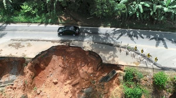 Cratera em rodovia entre Fundão e Santa Teresa completa um ano