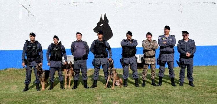 BAC entrega cães de faro aos batalhões PM de Aracruz e Guarapari