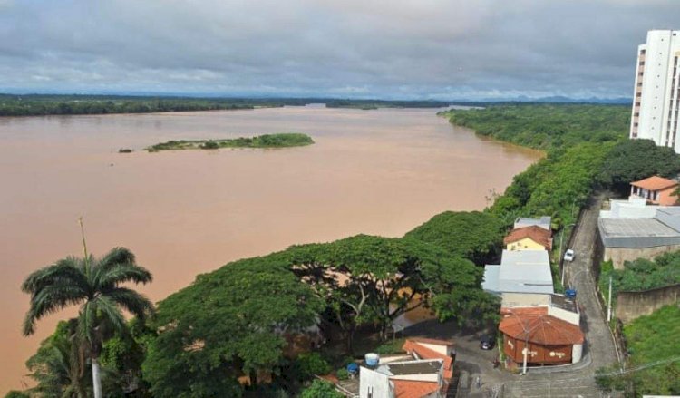 Rio Doce em Linhares sobe quase 40cm e fica perto da cota de inundação