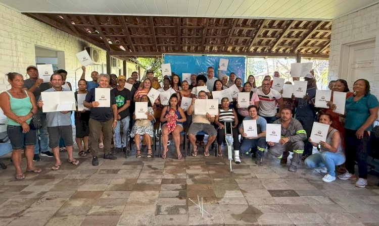 Prefeitura de Aracruz avança com regularização fundiária e entrega 33 novos títulos