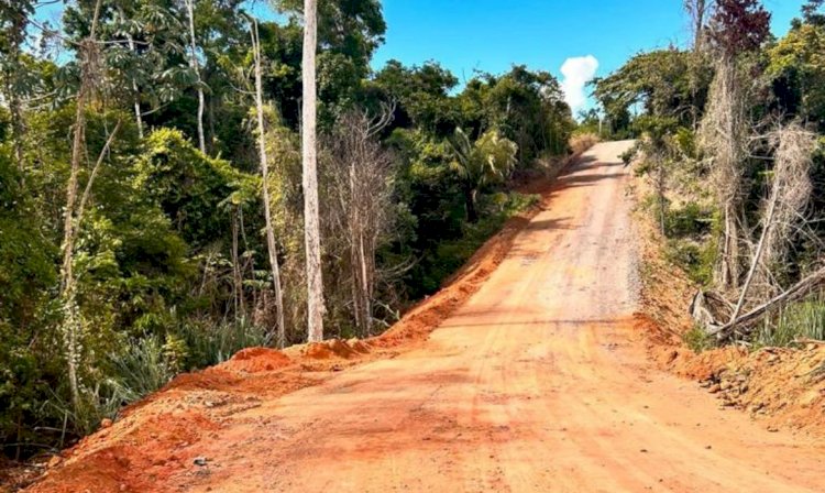 Estrada que dá acesso a aldeia Nova Esperança é ampliada