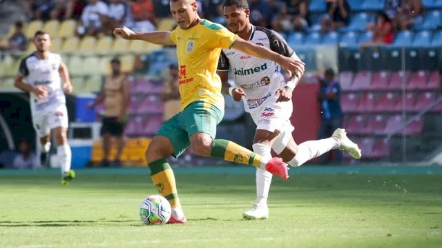 Rio Branco e Nova Venécia empatam pelo jogo de ida das quartas de final do Campeonato Capixaba