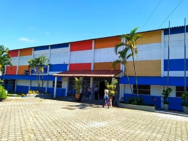 Escolas de Aracruz têm policiamento reforçado após boato de ataque