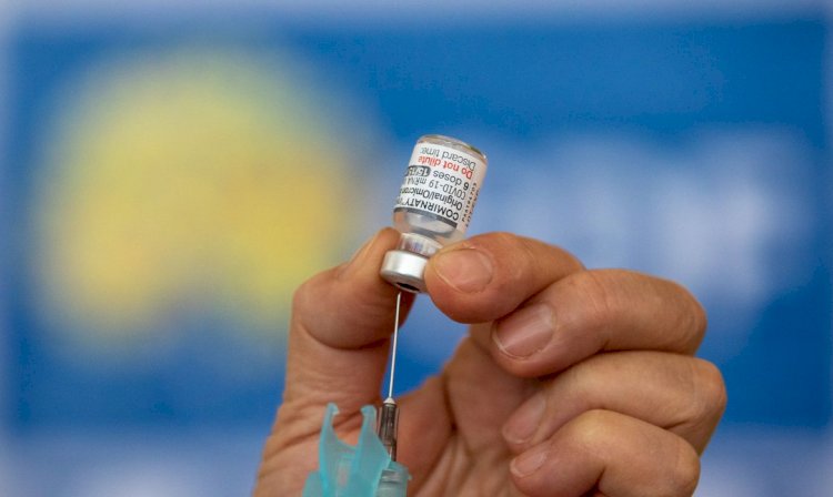 Prefeituras no ES iniciam imunização com vacina bivalente para acima de 18 anos