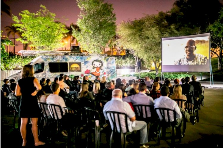 CineSolarzinho chega a Aracruz com sessões gratuitas de cinema movido a energia solar