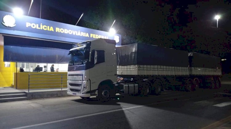 PRF flagra caminhão com 38 toneladas de excesso de peso na BR-101