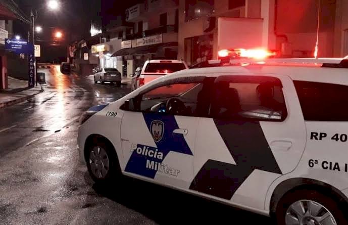 Traficante é preso com arma e drogas durante operação em João Neiva