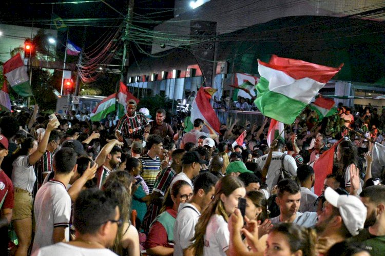 Torcedores do Fluminense comemoram o título da Libertadores em território capixaba