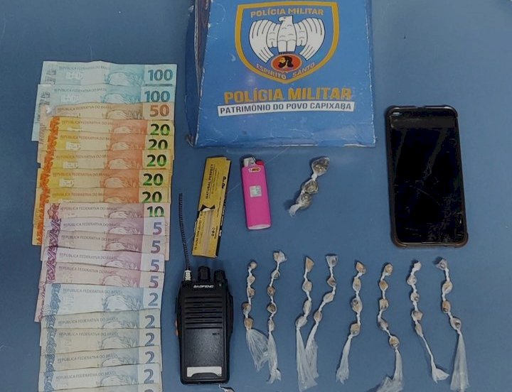 Traficante é detido com drogas e rádio comunicador em Aracruz