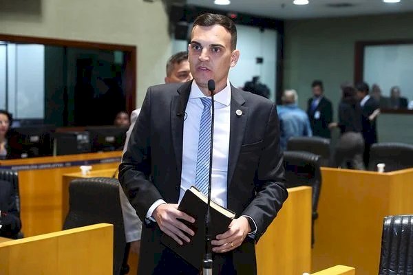 Alcântaro diz que 'Deus não autorizou' e desiste da disputa em Aracruz