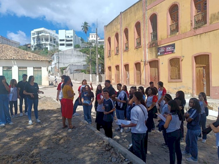 Escola de Ibiraçu promove aula de campo sobre história e cultura dos povos negros