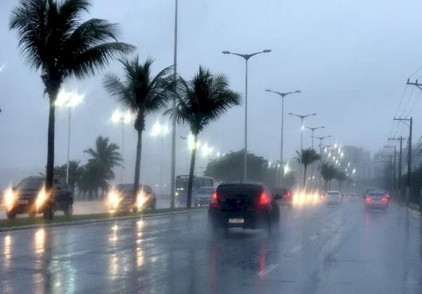 Com chegada de frente fria, ES recebe novo alerta para chuva intensa