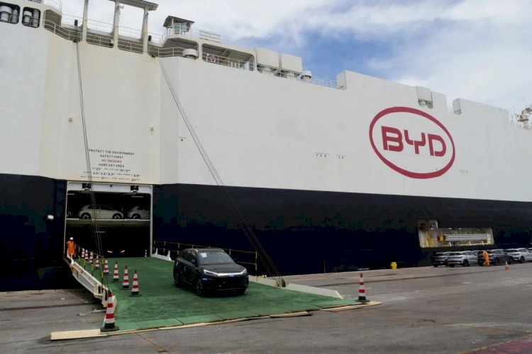 Porto em Aracruz vai receber mais duas cargas de navio gigante da BYD