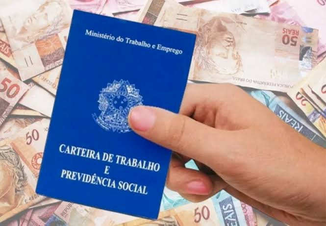 Consignado CLT: trabalhadores fazem 29,3 milhões de simulações em dois dias de novo programa
