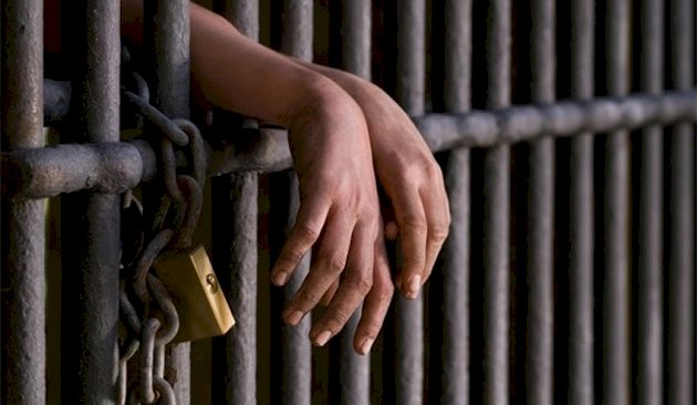 Jovem é preso pela PM por tráfico de drogas em Aracruz
