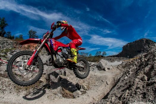 Em Aracruz (ES), Honda Racing vai ao alto do pódio no Brasileiro de Enduro